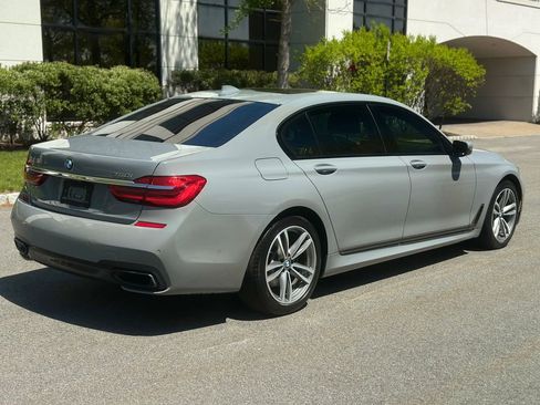 Used 2019 BMW 750i xDrive w/ Executive Package AWD/4WD image 8