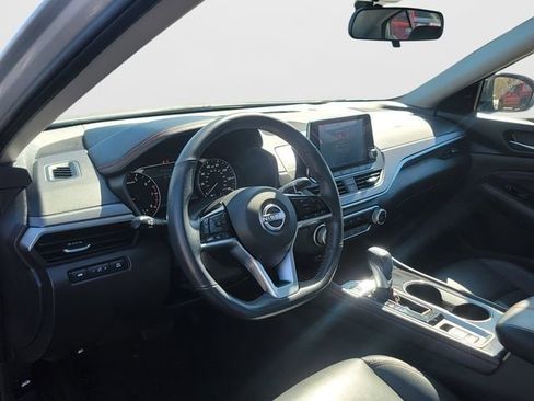 Used 2023 Nissan Altima 2.5 SR image 13