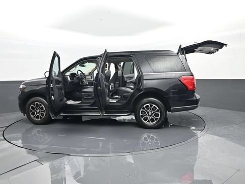 Used 2023 Ford Expedition XLT AWD/4WD image 34