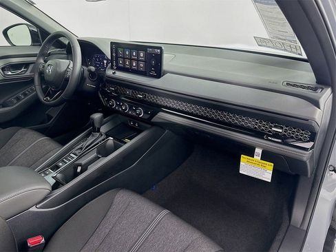 Used 2025 Honda Accord Sport image 41