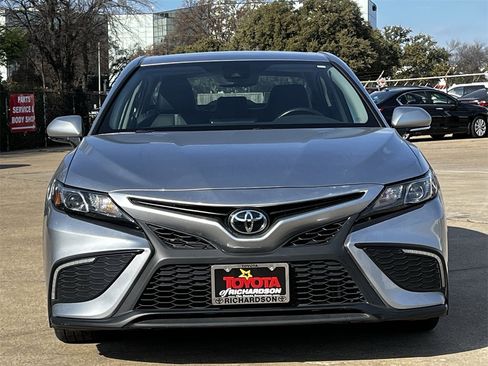 Used 2024 Toyota Camry SE image 7