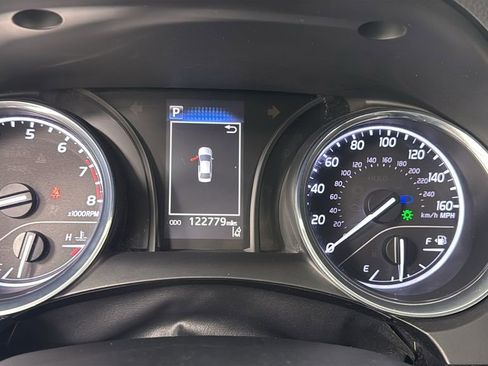 Used 2020 Toyota Camry SE image 18