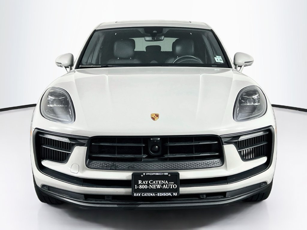 Certified 2024 Porsche Macan S AWD/4WD image 6