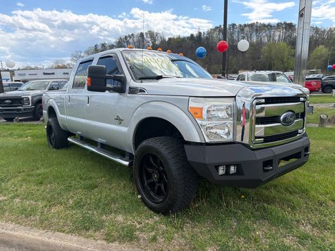 Used 2015 Ford F250 Lariat image 6