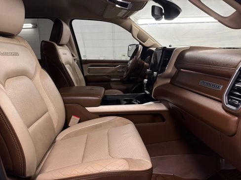 Used 2019 RAM 1500 Laramie RWD image 27