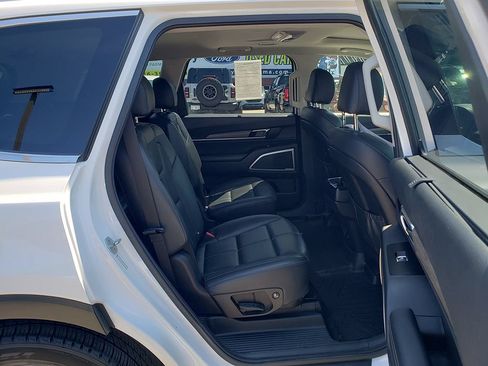 Used 2021 Kia Telluride EX w/ EX Premium Package FWD image 17