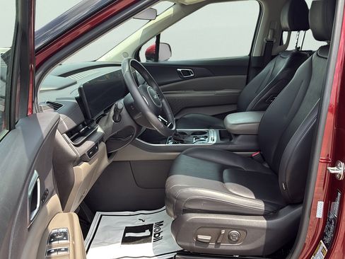 Used 2025 Kia Carnival SX FWD image 13