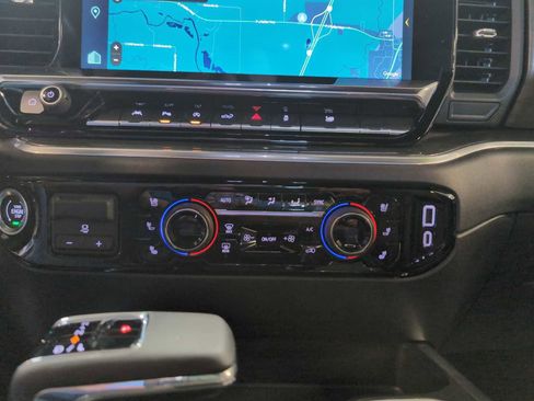 Used 2025 Chevrolet Silverado 1500 High Country image 18