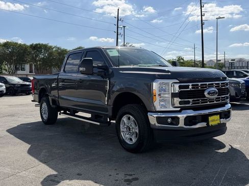 Used 2026 Ford F250 XLT w/ FX4 Off-Road Package image 2