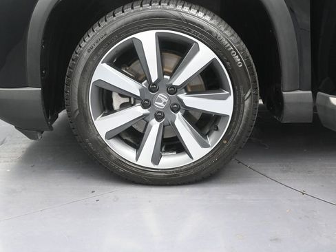 Used 2025 Honda Pilot Touring image 11