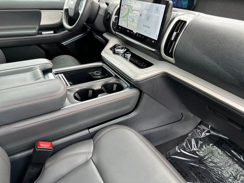 Certified 2025 Ford Expedition Max Active image 18