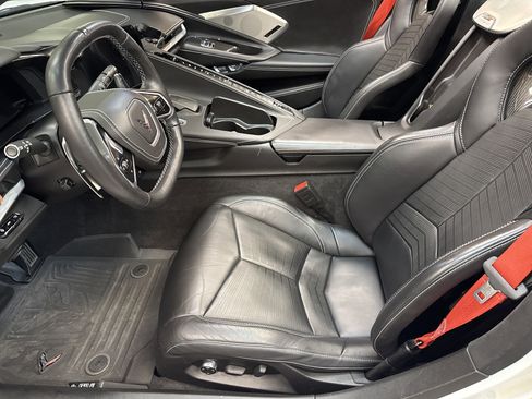 Used 2023 Chevrolet Corvette Stingray Premium Conv w/ Z51 Performance Package image 9