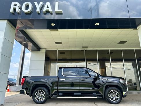 Used 2026 GMC Sierra 1500 SLT AWD/4WD image 1