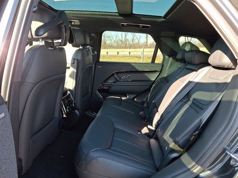 New 2026 Land Rover Range Rover Sport SE image 5