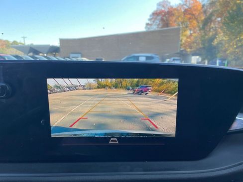 Used 2025 Buick Envista Sport Touring image 17