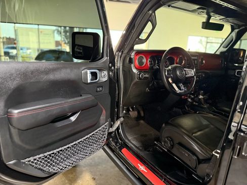 Used 2021 Jeep Gladiator Rubicon image 12