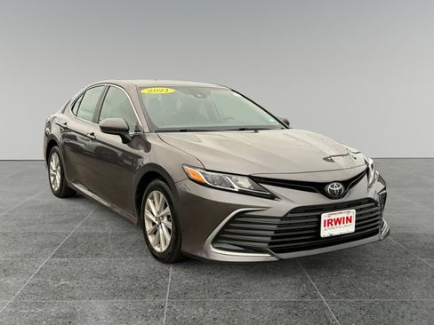 Used 2021 Toyota Camry LE AWD/4WD image 7
