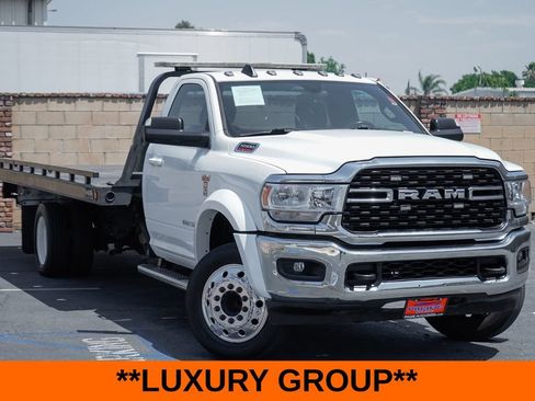 Used 2022 RAM 5500 SLT w/ Quick Order Package 27G SLT RWD image 2