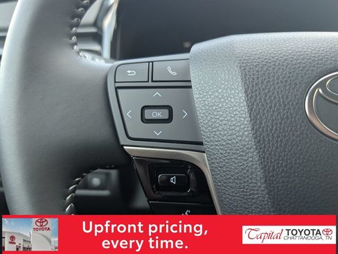 Used 2026 Toyota Camry SE FWD image 15