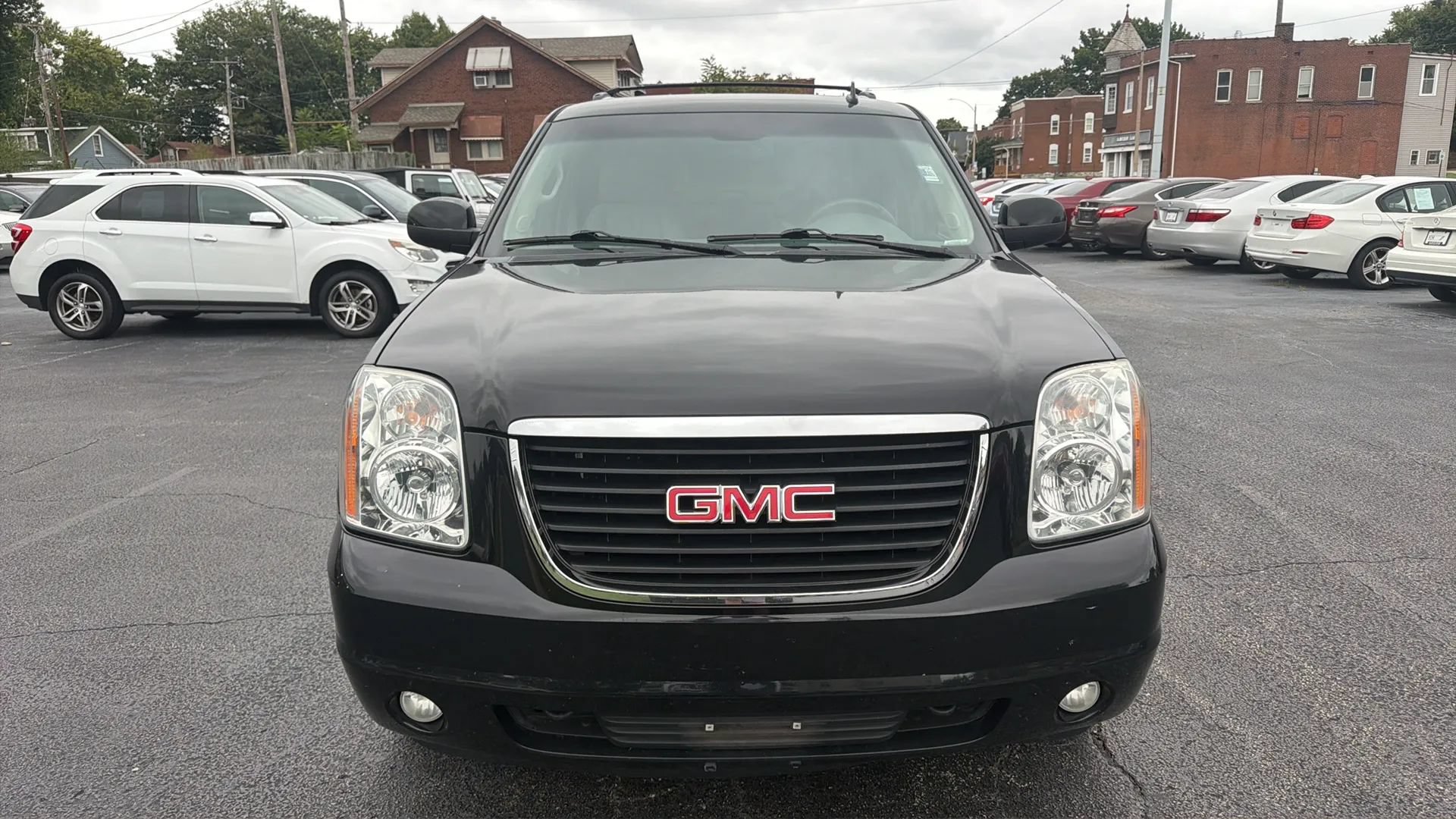 Used 2011 GMC Yukon SLT AWD/4WD image 2