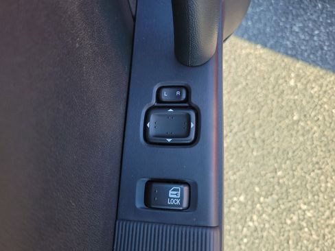 Used 2006 MAZDA MX-5 Miata Touring w/ Appearance Pkg image 14