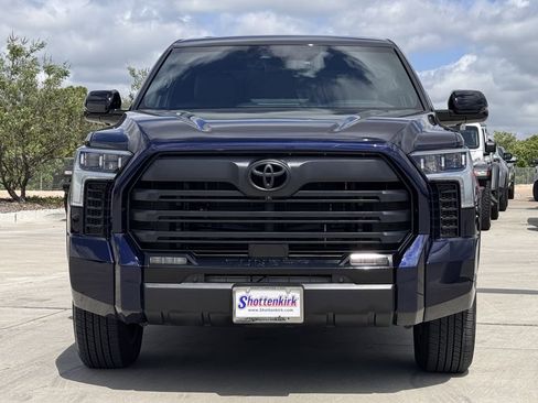 Used 2025 Toyota Tundra Limited AWD/4WD image 7