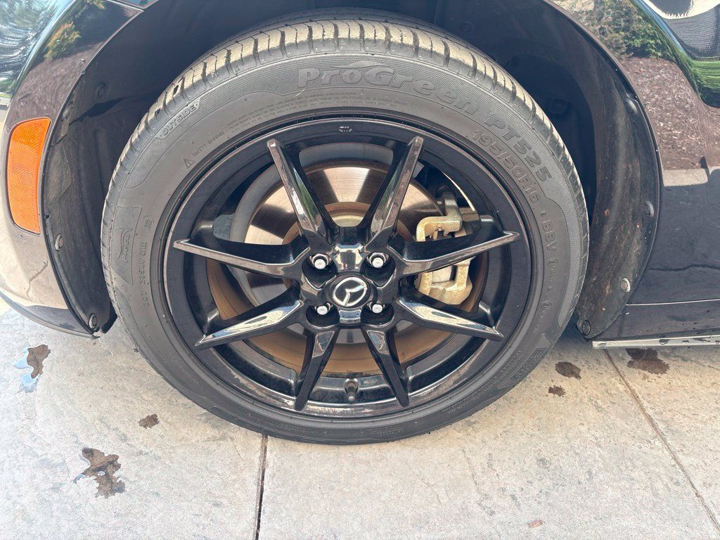 Used 2021 MAZDA MX-5 Miata Sport RWD image 12