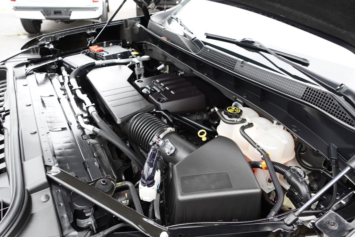 Used 2023 Chevrolet Silverado 1500 LT AWD/4WD image 55