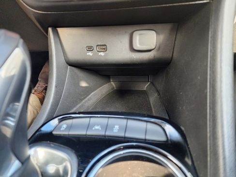 Used 2024 Buick Encore GX Preferred w/ Comfort Package image 37