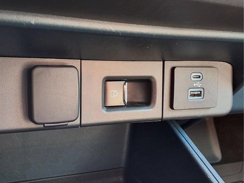 Used 2023 Ford Maverick Lariat w/ Lariat Luxury Package FWD image 23