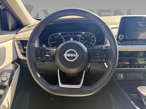 Used 2023 Nissan Rogue SV w/ SV Premium B Package image 13