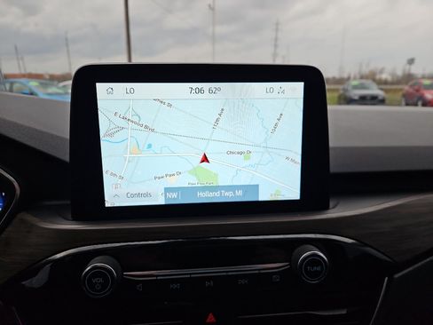 Used 2020 Ford Escape Titanium image 20