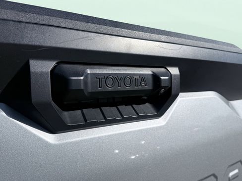 Used 2022 Toyota Tundra SR5 image 11