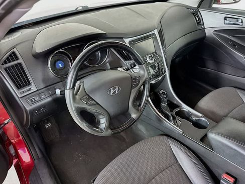 Used 2011 Hyundai Sonata SE w/ Navigation & Sunroof Pkg 4 FWD image 2