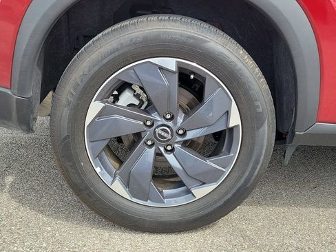 Used 2025 Nissan Rogue SV FWD image 5