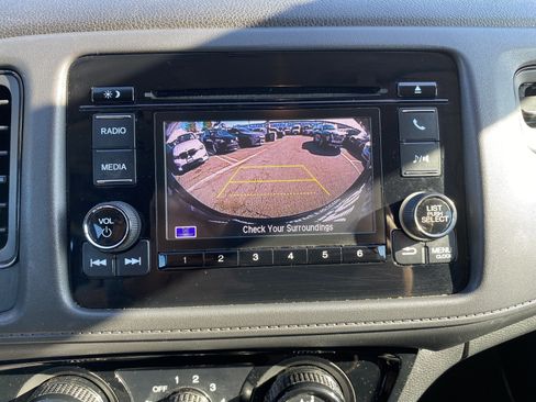 Used 2022 Honda HR-V LX image 15