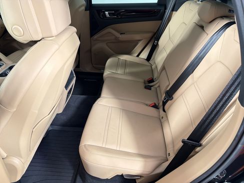 Certified 2021 Porsche Cayenne S image 15