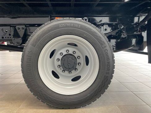 New 2025 Ford F550 4x4 Regular Cab Super Duty image 18