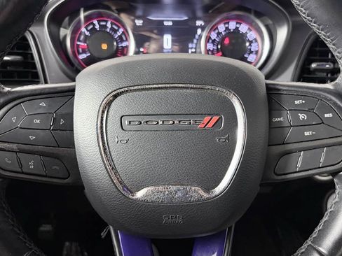 Used 2022 Dodge Challenger SXT RWD image 17