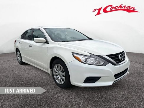 Used 2017 Nissan Altima 2.5 S w/ Power Driver Seat Package FWD image 1