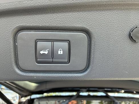 Certified 2023 Nissan Pathfinder Platinum AWD/4WD image 14