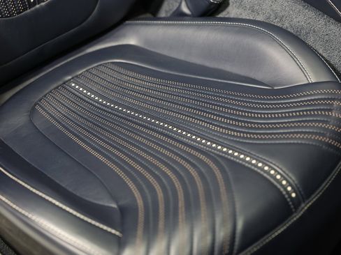 Used 2019 Aston Martin DB11 Volante image 44