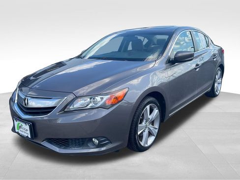 Used 2013 Acura ILX w/ Technology Package FWD image 3