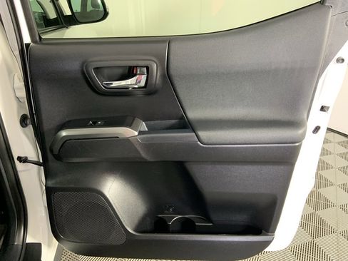 Used 2021 Toyota Tacoma TRD Off-Road image 21