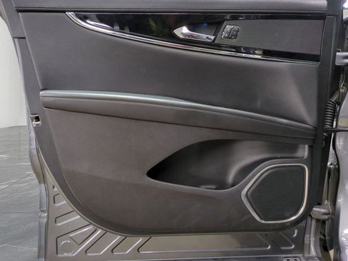 Used 2023 Lincoln Nautilus Reserve image 15