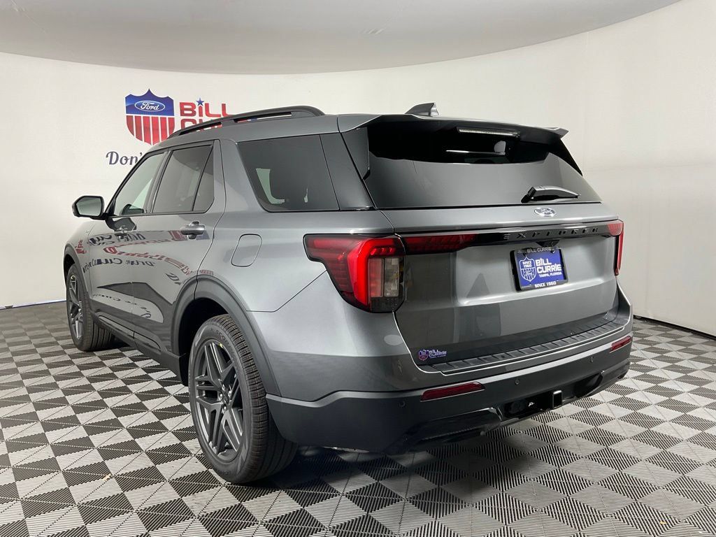 New 2026 Ford Explorer ST-Line w/ ST-Line Street Pack RWD image 5