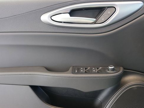 New 2025 Alfa Romeo Giulia AWD w/ Veloce Package AWD image 17