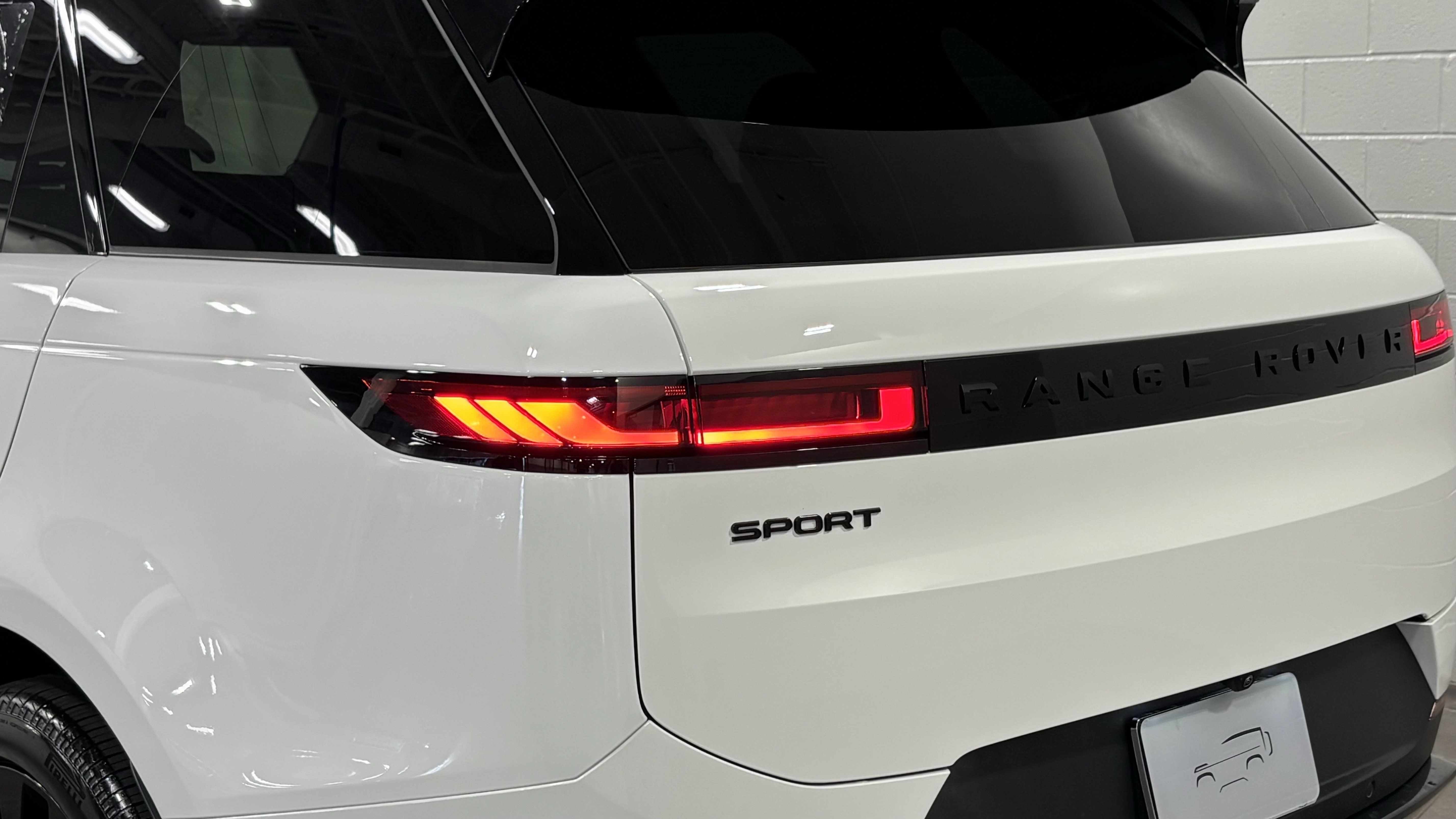 New 2026 Land Rover Range Rover Sport SE AWD/4WD image 17