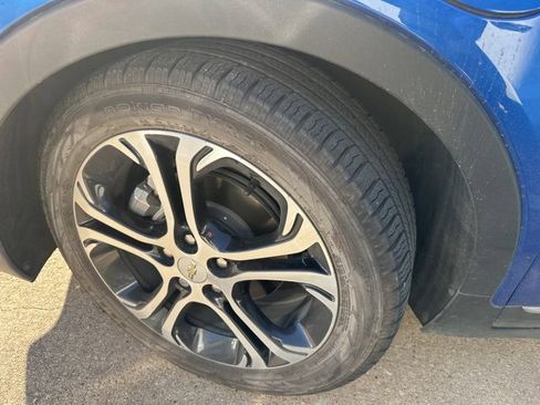 Used 2019 Chevrolet Bolt Premier w/ Infotainment Package image 13