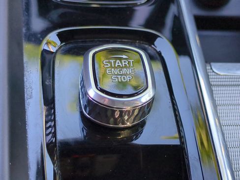 Used 2024 Volvo S60 B5 Plus image 27